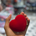 Heart-Shaped Mini Clutch, Stylish & Perfect for Any Event - R