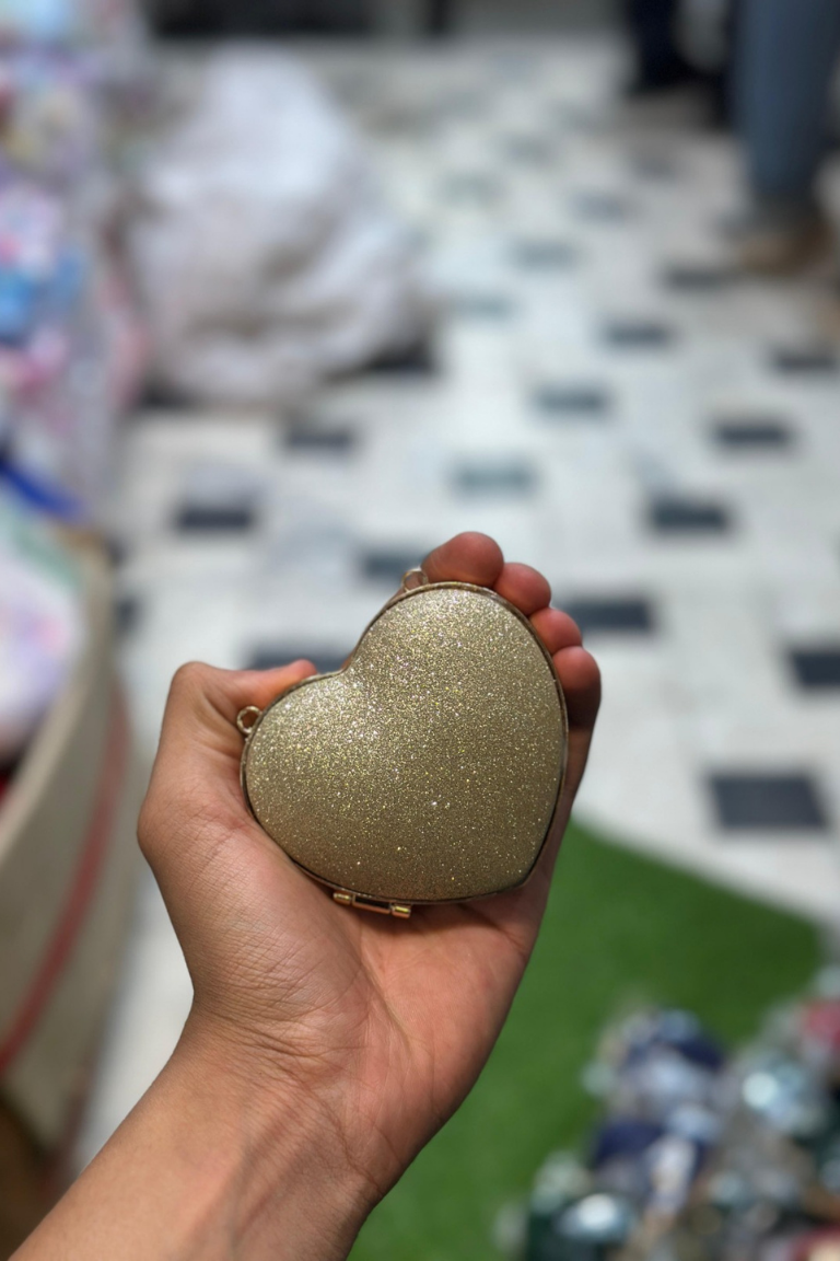 Heart-Shaped Mini Clutch, Stylish & Perfect for Any Event - Image 2